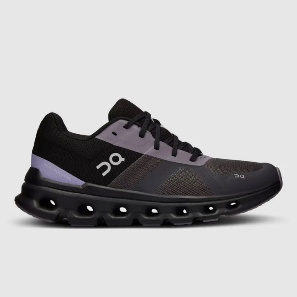 Brand New in box On Running Cloudrunner shoes size 8